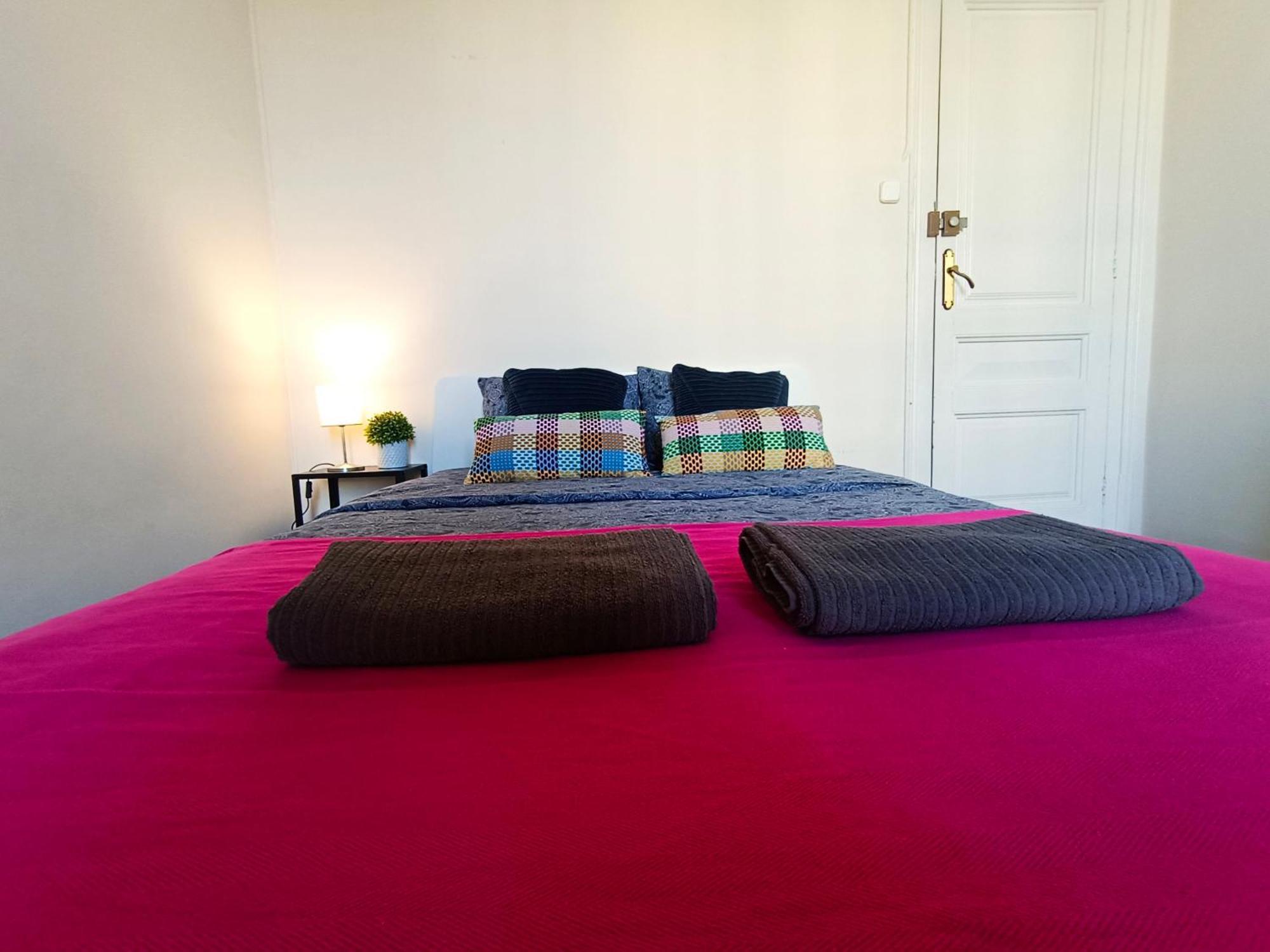 By Urquinaona Rooms برشلونة المظهر الخارجي الصورة